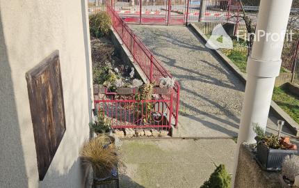 Priestranný rodinný dom s potenciálom dvojgeneračného bývania – Sokolovce pri Piešťanoch