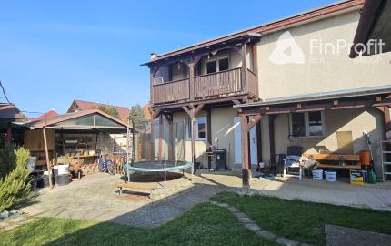 Priestranný rodinný dom s potenciálom dvojgeneračného bývania – Sokolovce pri Piešťanoch