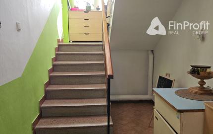 Priestranný rodinný dom s potenciálom dvojgeneračného bývania – Sokolovce pri Piešťanoch