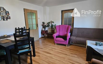 Priestranný rodinný dom s potenciálom dvojgeneračného bývania – Sokolovce pri Piešťanoch