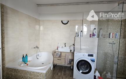 Priestranný rodinný dom s potenciálom dvojgeneračného bývania – Sokolovce pri Piešťanoch