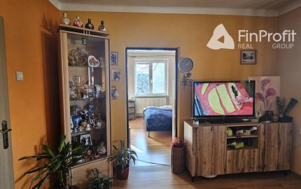 Priestranný rodinný dom s potenciálom dvojgeneračného bývania – Sokolovce pri Piešťanoch