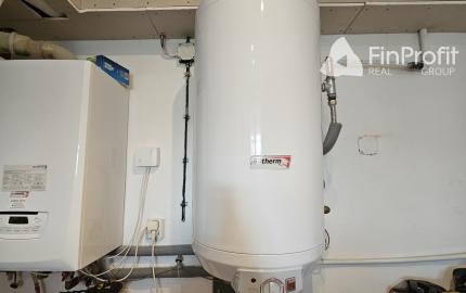 Priestranný rodinný dom s potenciálom dvojgeneračného bývania – Sokolovce pri Piešťanoch