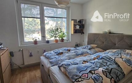 Na predaj 3-izbový byt s garážou  Bratislava – Rača