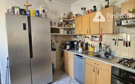 Na predaj 3-izbový byt s garážou  Bratislava – Rača