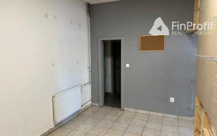 Obchodný priestor so sprchou a soc. zázemím na prenájom – 82,85 m², Kazanská ul.