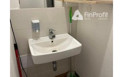 Obchodný priestor so sprchou a soc. zázemím na prenájom – 82,85 m², Kazanská ul.