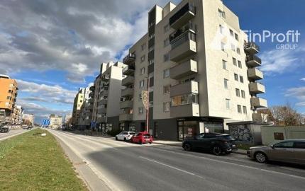 Obchodný priestor so sprchou a soc. zázemím na prenájom – 82,85 m², Kazanská ul.