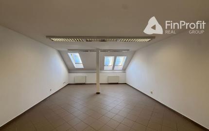 Na prenájom novozrekunštruovaná klimatizovaná kancelária v centre mesta Nitra