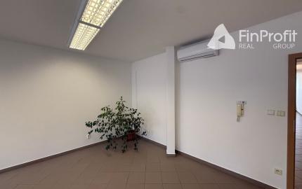 Na prenájom novozrekunštruovaná klimatizovaná kancelária v centre mesta Nitra