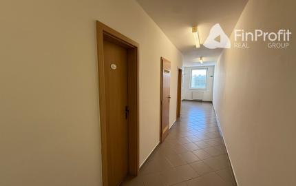 Na prenájom novozrekunštruovaná klimatizovaná kancelária v centre mesta Nitra