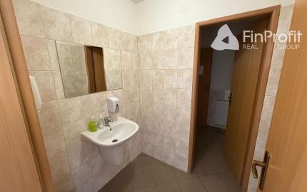 Na prenájom novozrekunštruovaná klimatizovaná kancelária v centre mesta Nitra