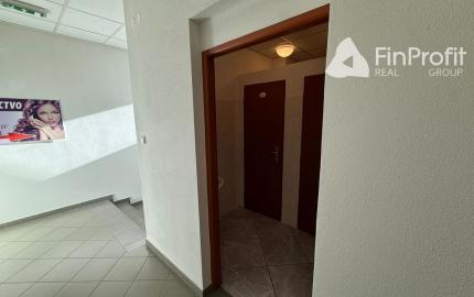 Univerzávny priestor na prenájom pre kanceláriu aj služby v centre mesta – 113 m²