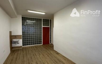 Kancelárske priestory s umývadlom na prenájom - od 18 m2, Bojnická ul.