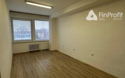 Kancelárske priestory s umývadlom na prenájom - od 18 m2, Bojnická ul.