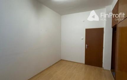 Kancelárske priestory s umývadlom na prenájom - od 18 m2, Bojnická ul.