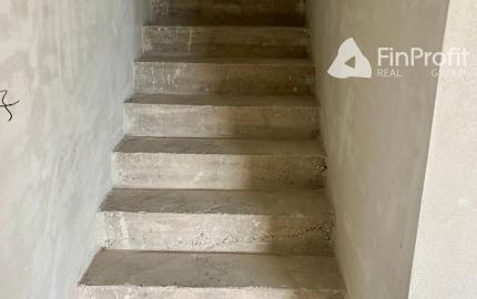 Moderný dom pod lesom Nitrianske Hrnčiarovce-SKOLAUDOVANÉ