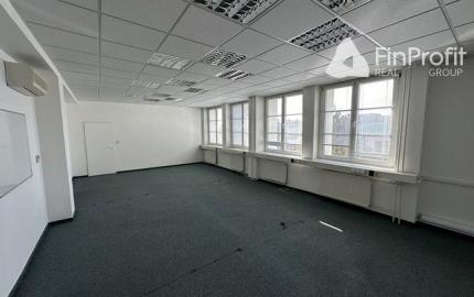 Kancelárie v nižšom štandarde - rôzne výmery, Kukučínova ul.