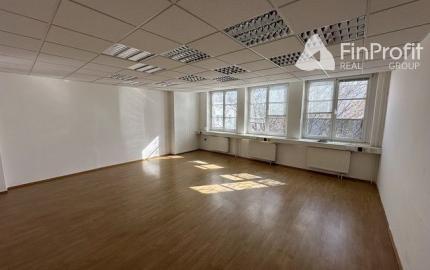 Kancelárie v nižšom štandarde - rôzne výmery, Kukučínova ul.