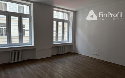 Kompletne zrekonštruovaný, klimatizovaný 4i byt na predaj - 102 m2, v Starom meste.