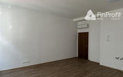 Kompletne zrekonštruovaný, klimatizovaný 4i byt na predaj - 102 m2, v Starom meste.