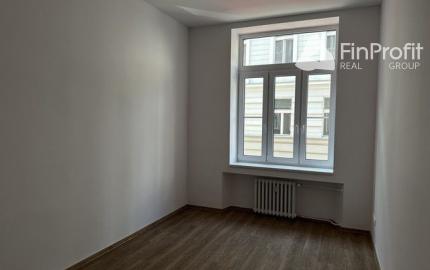 Kompletne zrekonštruovaný, klimatizovaný 4i byt na predaj - 102 m2, v Starom meste.