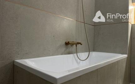 Kompletne zrekonštruovaný, klimatizovaný 4i byt na predaj - 102 m2, v Starom meste.