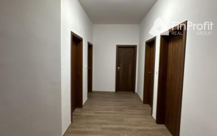 Kompletne zrekonštruovaný, klimatizovaný 4i byt na predaj - 102 m2, v Starom meste.