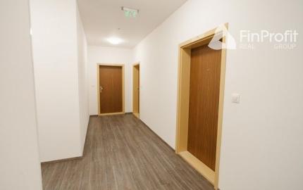 Kompletne zrekonštruovaný, klimatizovaný 4i byt na predaj - 102 m2, v Starom meste.