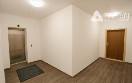 Kompletne zrekonštruovaný, klimatizovaný 4i byt na predaj - 102 m2, v Starom meste.