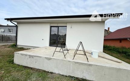 Moderný 3-izbový rodinný dom v Telinciach – 139 900 €