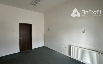 Priestor pre servisno-obchodné a skladovacie využitie na prenájom - 67 m2, Bojnická ul.