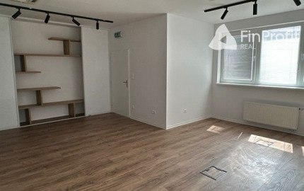 Kancelársky priestor so samostatným vstupom na prenájom - 98 m2, ul. Na Pántoch