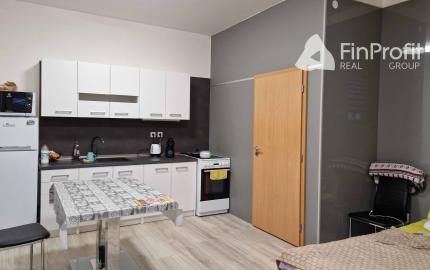 Na predaj veľký polyfunkčný obchodný priestor s rodinným dom a bytovými jednotkami v centre mesta - generujúci zisk