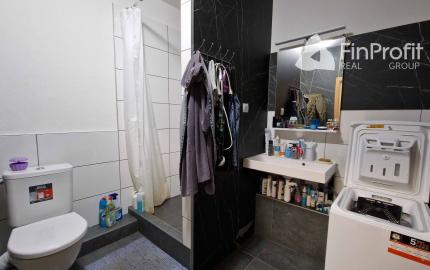 Na predaj veľký polyfunkčný obchodný priestor s rodinným dom a bytovými jednotkami v centre mesta - generujúci zisk