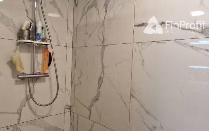 Na predaj veľký polyfunkčný obchodný priestor s rodinným dom a bytovými jednotkami v centre mesta - generujúci zisk