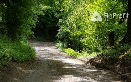 Predám pozemok vo Vyhniach + stavebné povolenie na chatu.
