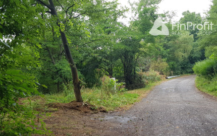 Predám pozemok vo Vyhniach + stavebné povolenie na chatu.