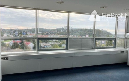 Kancelárske priestory vo Westend Tower na prenájom - od 14 m2, ul. Dúbravská cesta.