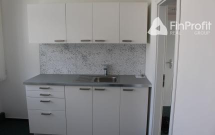 Kancelárie v centre mesta na prenájom - výmera od 18 m2, ul. Námestie SNP.