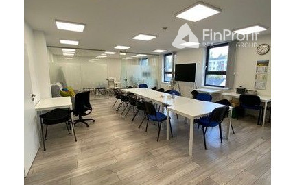 Zrekonštruovaný administratívny celok na prenájom - 371 m2, Údernícka ul.