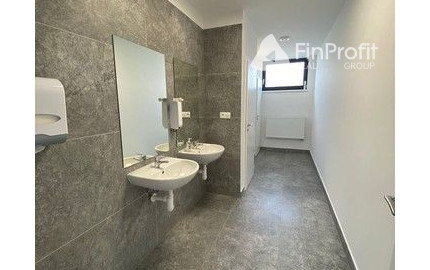 Zrekonštruovaný administratívny celok na prenájom - 371 m2, Údernícka ul.
