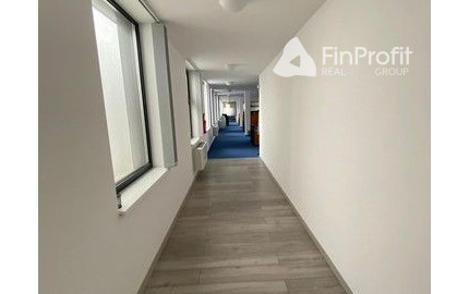 Zrekonštruovaný administratívny celok na prenájom - 371 m2, Údernícka ul.