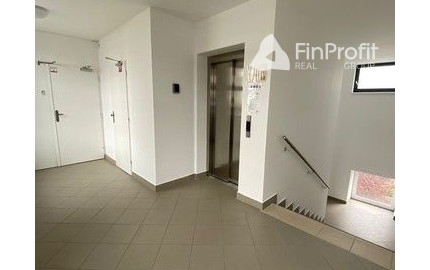 Zrekonštruovaný administratívny celok na prenájom - 371 m2, Údernícka ul.