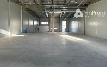 Vykurované obchodno-skladovacie a výstavné priestory na prenájom - od 450 m2, lokalita Bory.