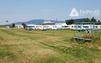 Predám pozemok na nitrianskom letisku v Janíkovciach.