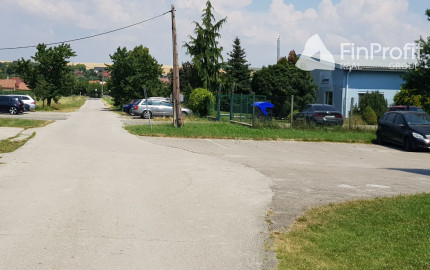 Predám pozemok na nitrianskom letisku v Janíkovciach.