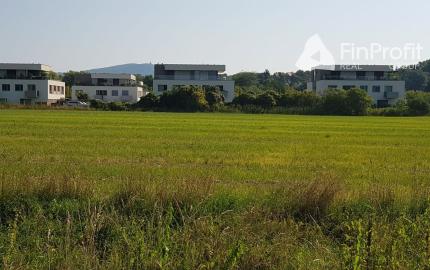 Predám pozemok Nitra - Kynek 6252m2.