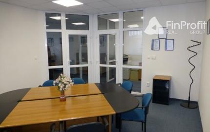 Zrekonštruované kancelárie na prenájom. Možnosť prenájmu skladu - od 11 m2, Slovnaftská ul.