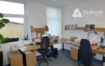 Zrekonštruované kancelárie na prenájom. Možnosť prenájmu skladu - od 11 m2, Slovnaftská ul.